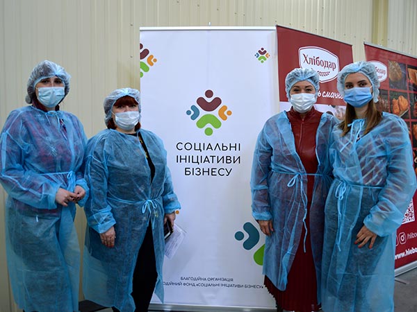 Кордони допомоги розширились: «Соціальні ініціативи бізнесу» Передали пасхальну допомогу в Мелітополі